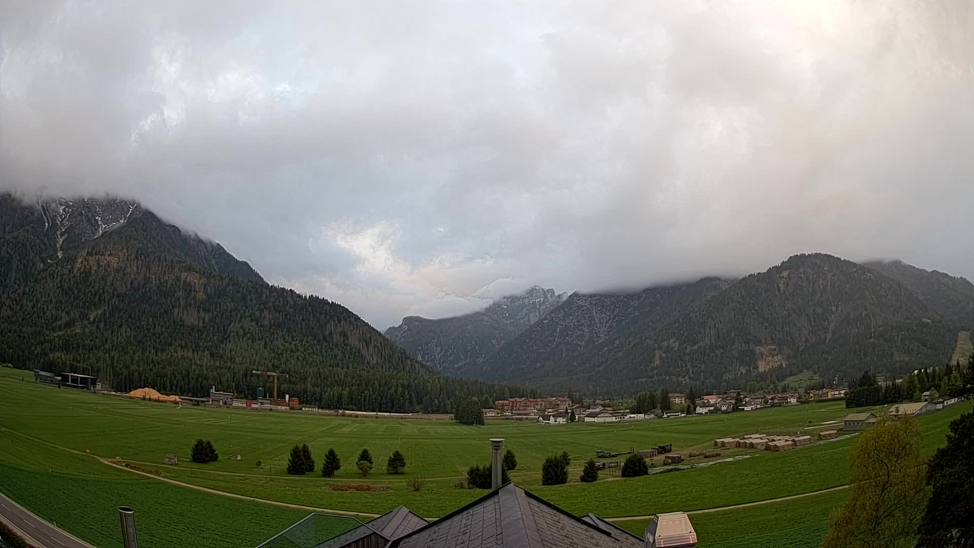 Spletna kamera Toblach Dolomiti – Pogled iz hotela Rosengarten