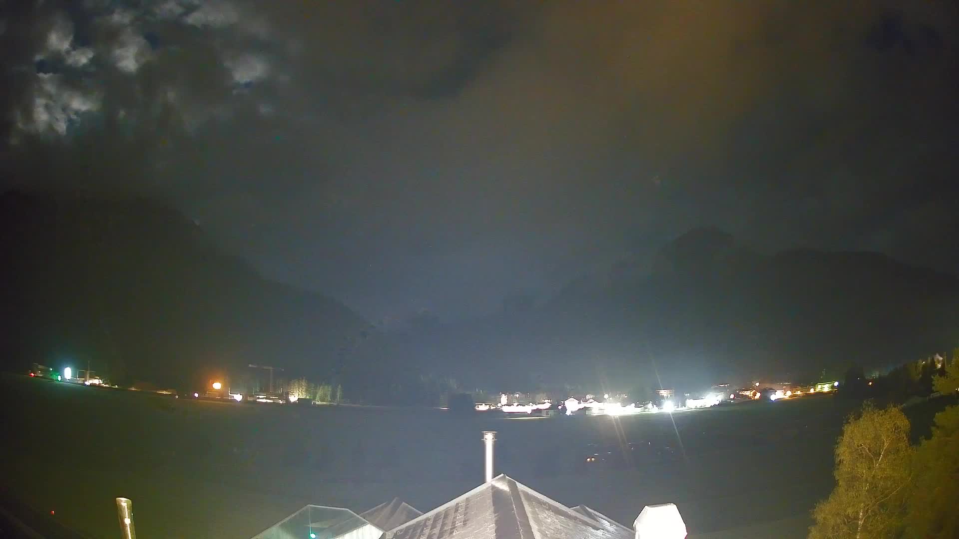 Web kamera Toblach Dolomiti – Pogled s Hotela Rosengarten