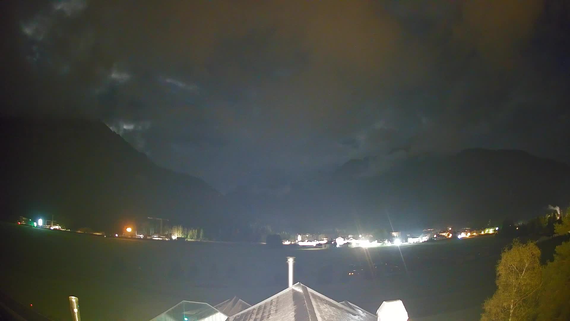 Spletna kamera Toblach Dolomiti – Pogled iz hotela Rosengarten