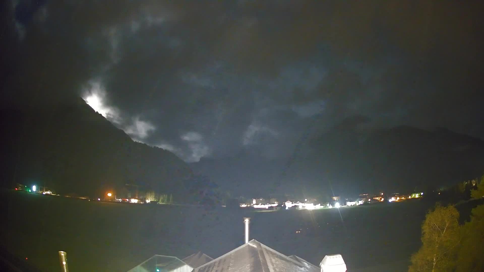 Web kamera Toblach Dolomiti – Pogled s Hotela Rosengarten