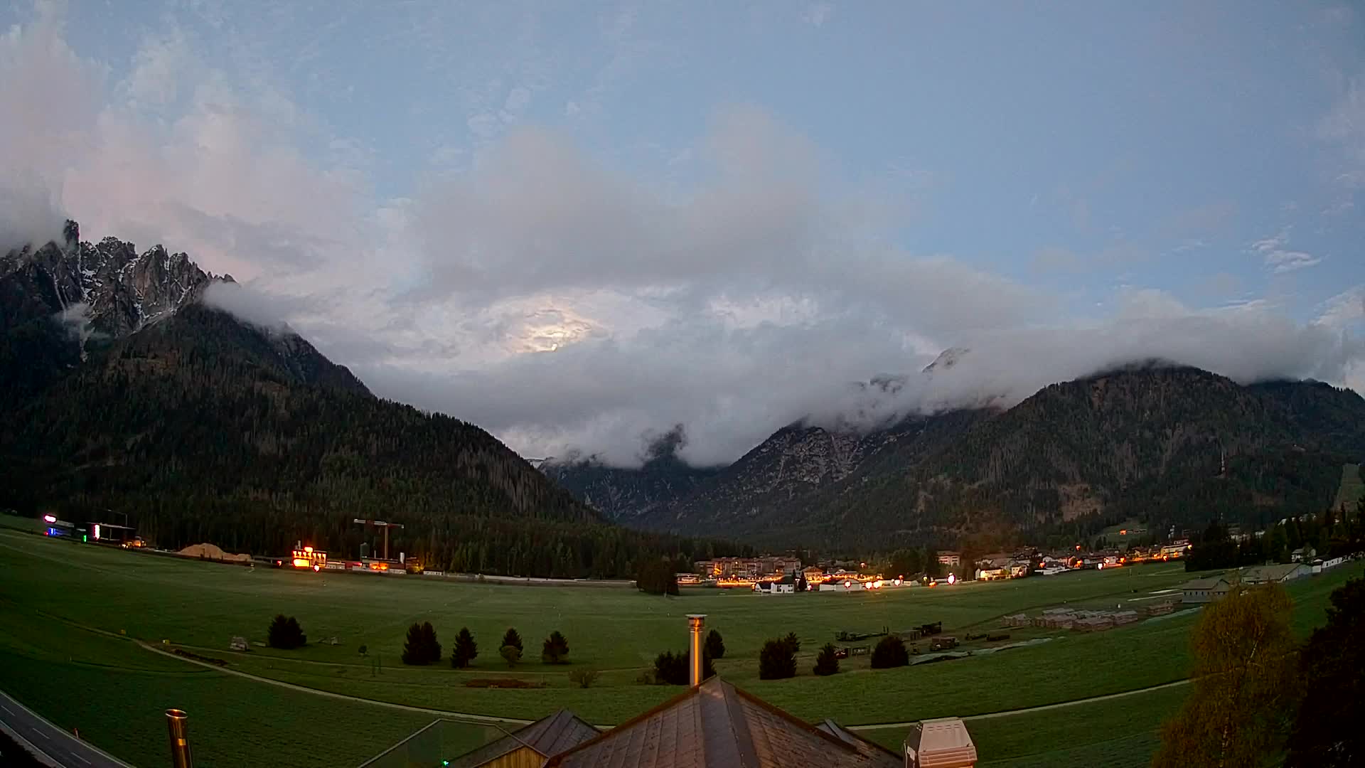 Webcam Toblach Dolomites – View from Hotel Rosengarten