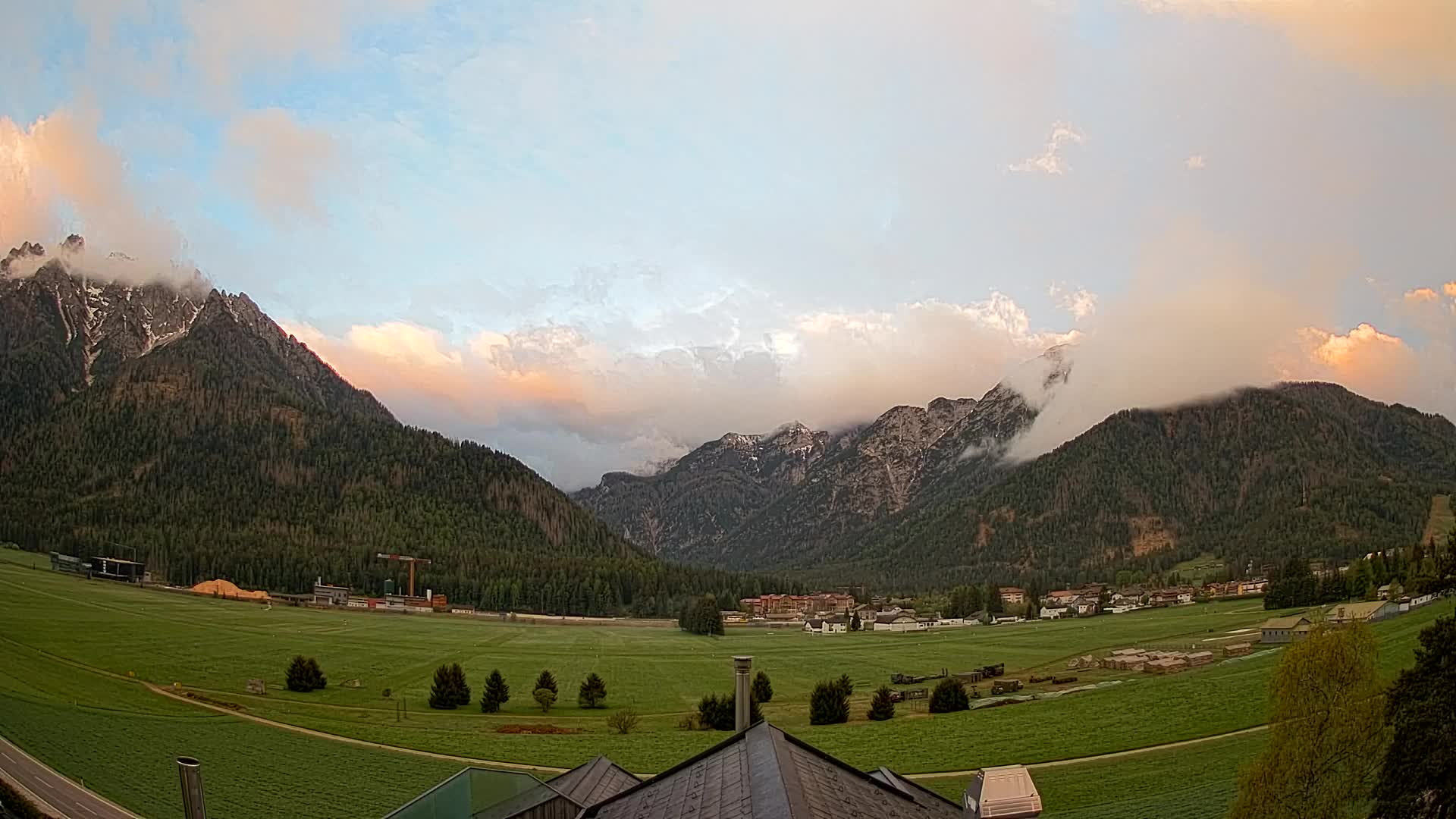 Webcam Toblach Dolomites – View from Hotel Rosengarten