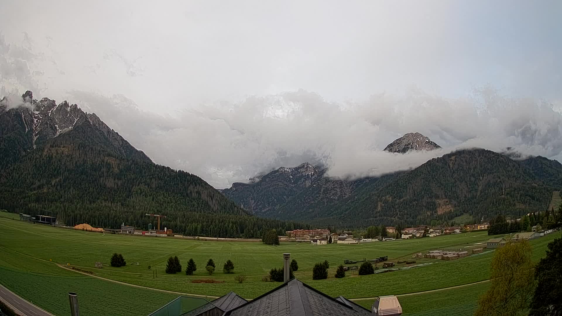 Web kamera Toblach Dolomiti – Pogled s Hotela Rosengarten