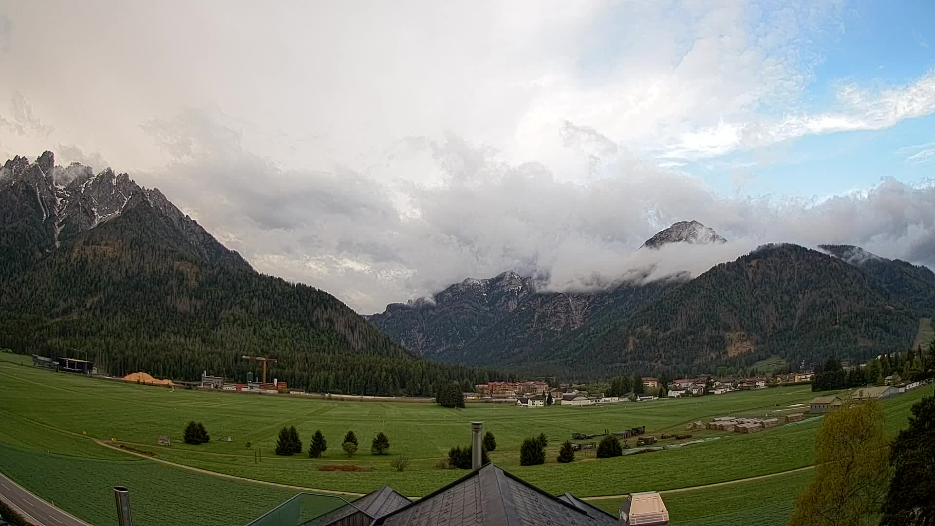Webcam Toblach Dolomites – View from Hotel Rosengarten