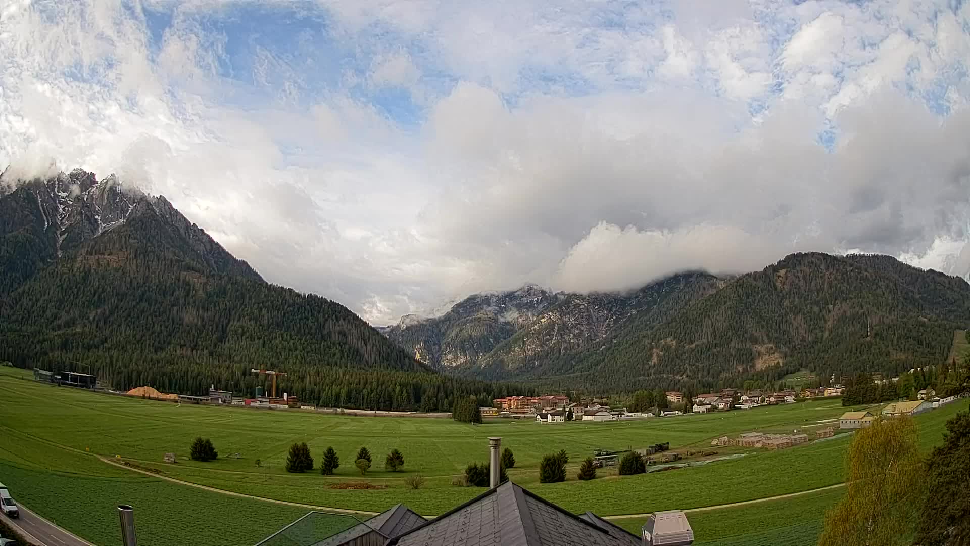 Spletna kamera Toblach Dolomiti – Pogled iz hotela Rosengarten