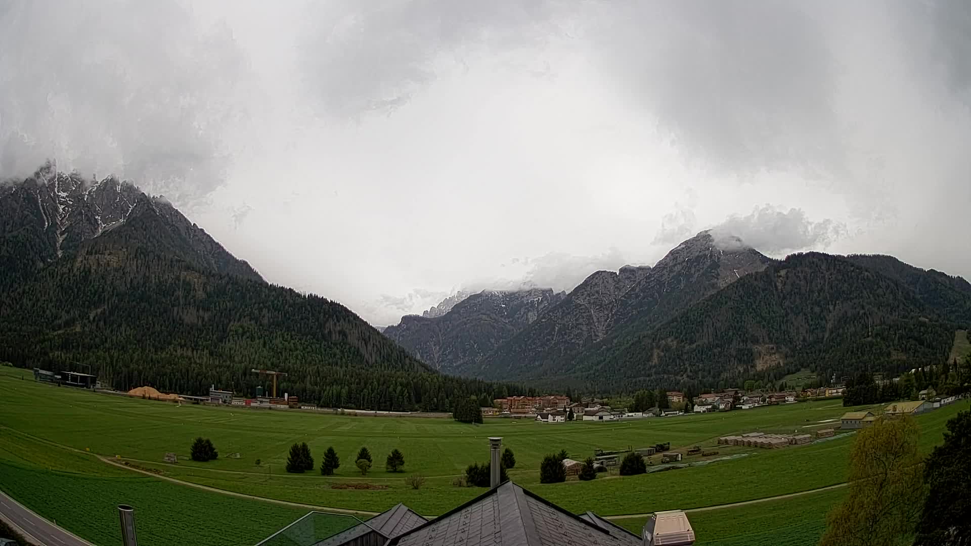 Spletna kamera Toblach Dolomiti – Pogled iz hotela Rosengarten