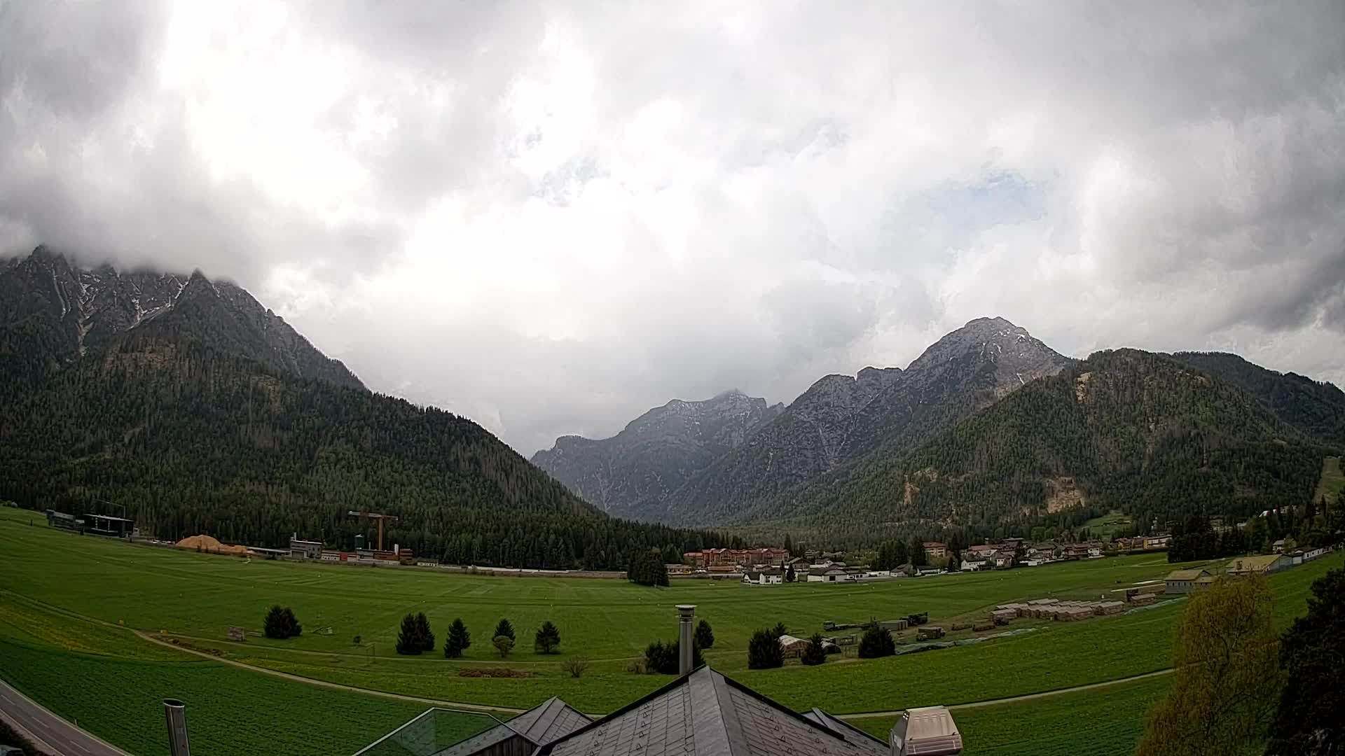Spletna kamera Toblach Dolomiti – Pogled iz hotela Rosengarten