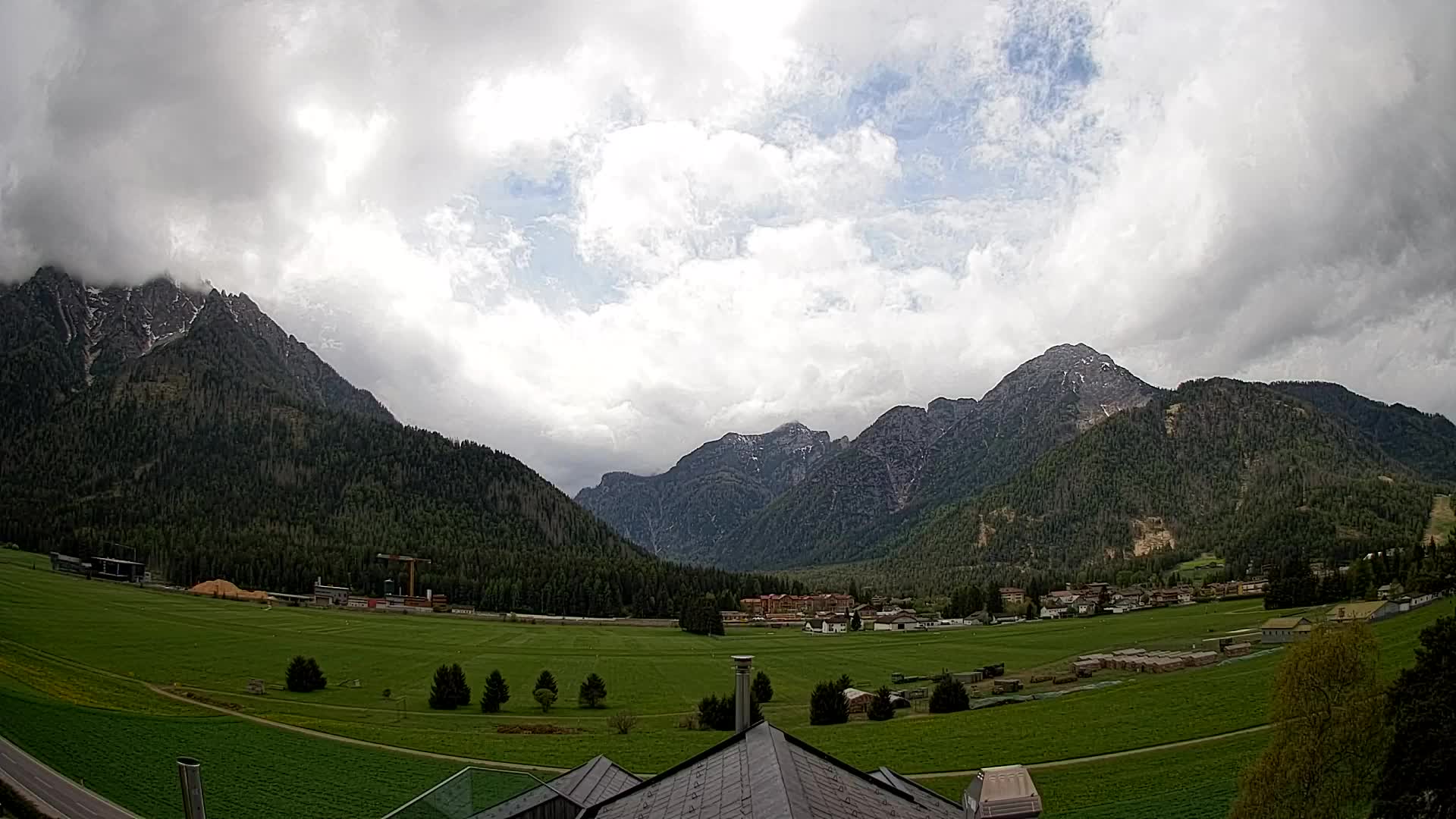 Webcam Toblach Dolomites – View from Hotel Rosengarten