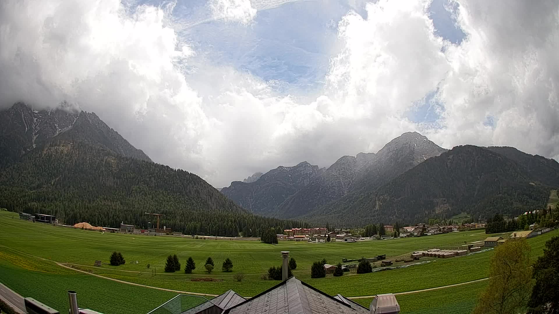 Webcam Toblach Dolomites – View from Hotel Rosengarten