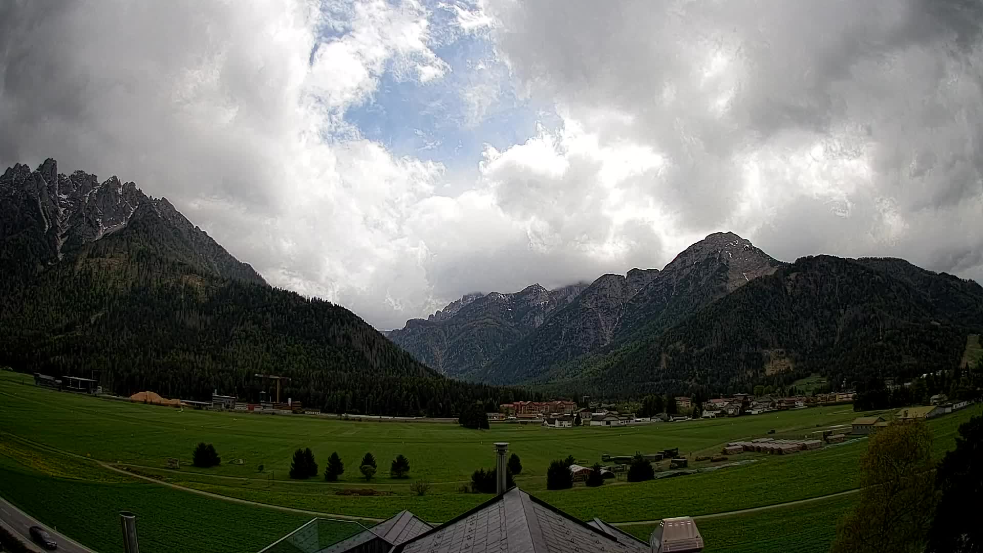 Webcam Toblach Dolomites – View from Hotel Rosengarten