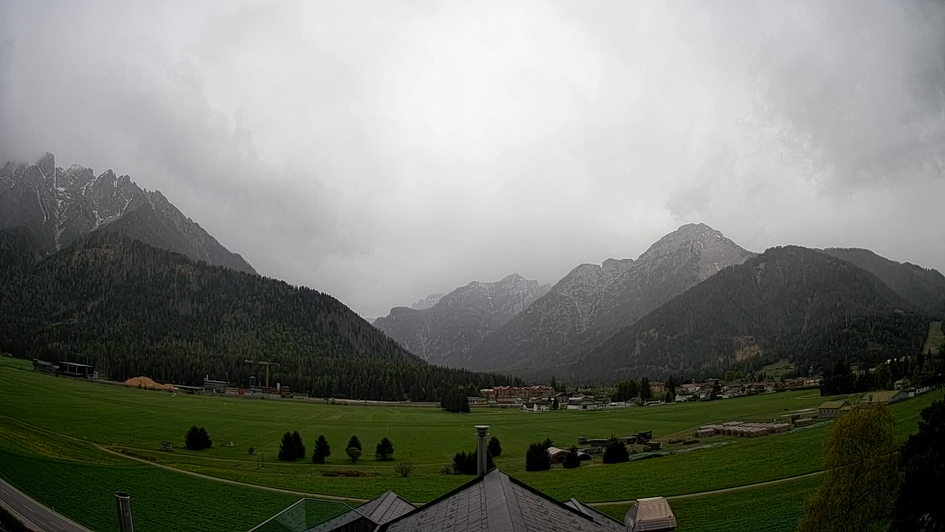 Webcam Toblach Dolomites – View from Hotel Rosengarten