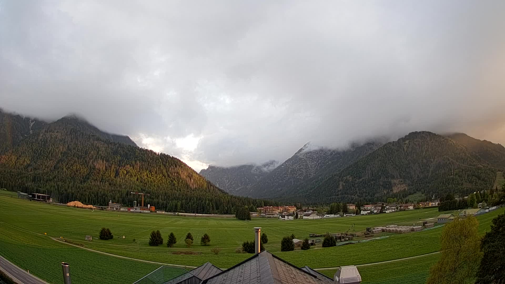 Webcam Toblach Dolomites – View from Hotel Rosengarten