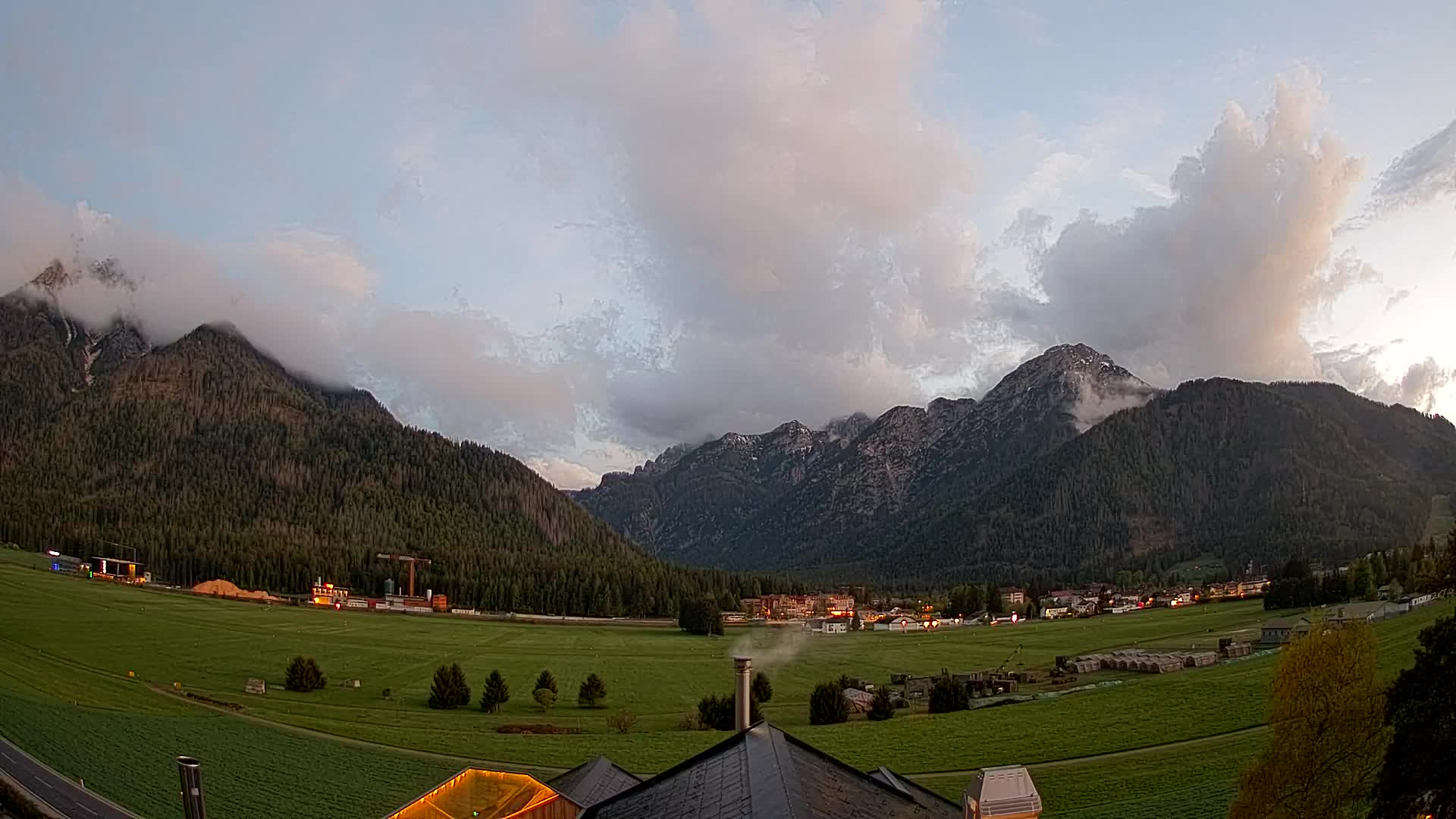 Webcam Toblach Dolomites – View from Hotel Rosengarten