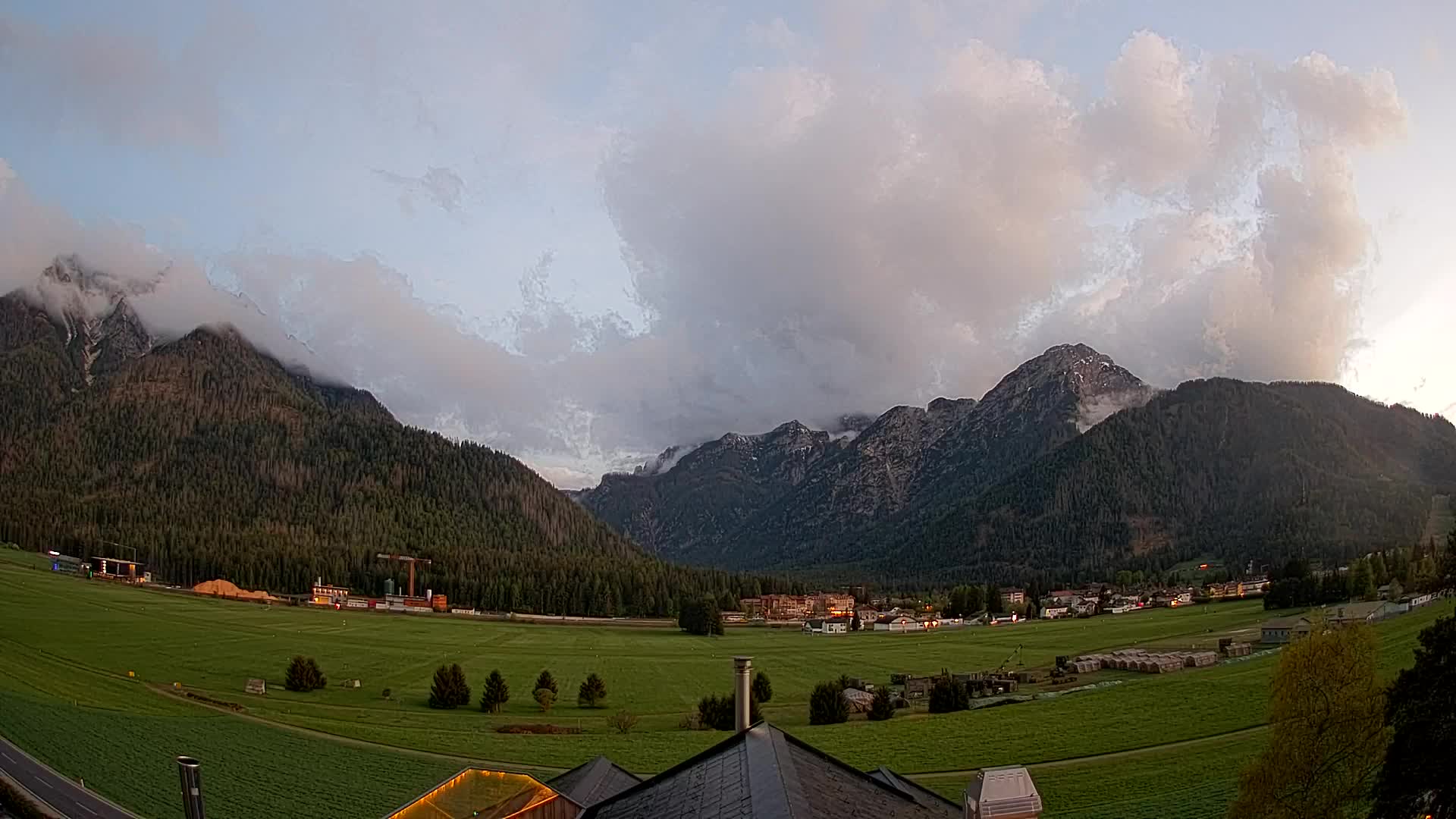 Spletna kamera Toblach Dolomiti – Pogled iz hotela Rosengarten