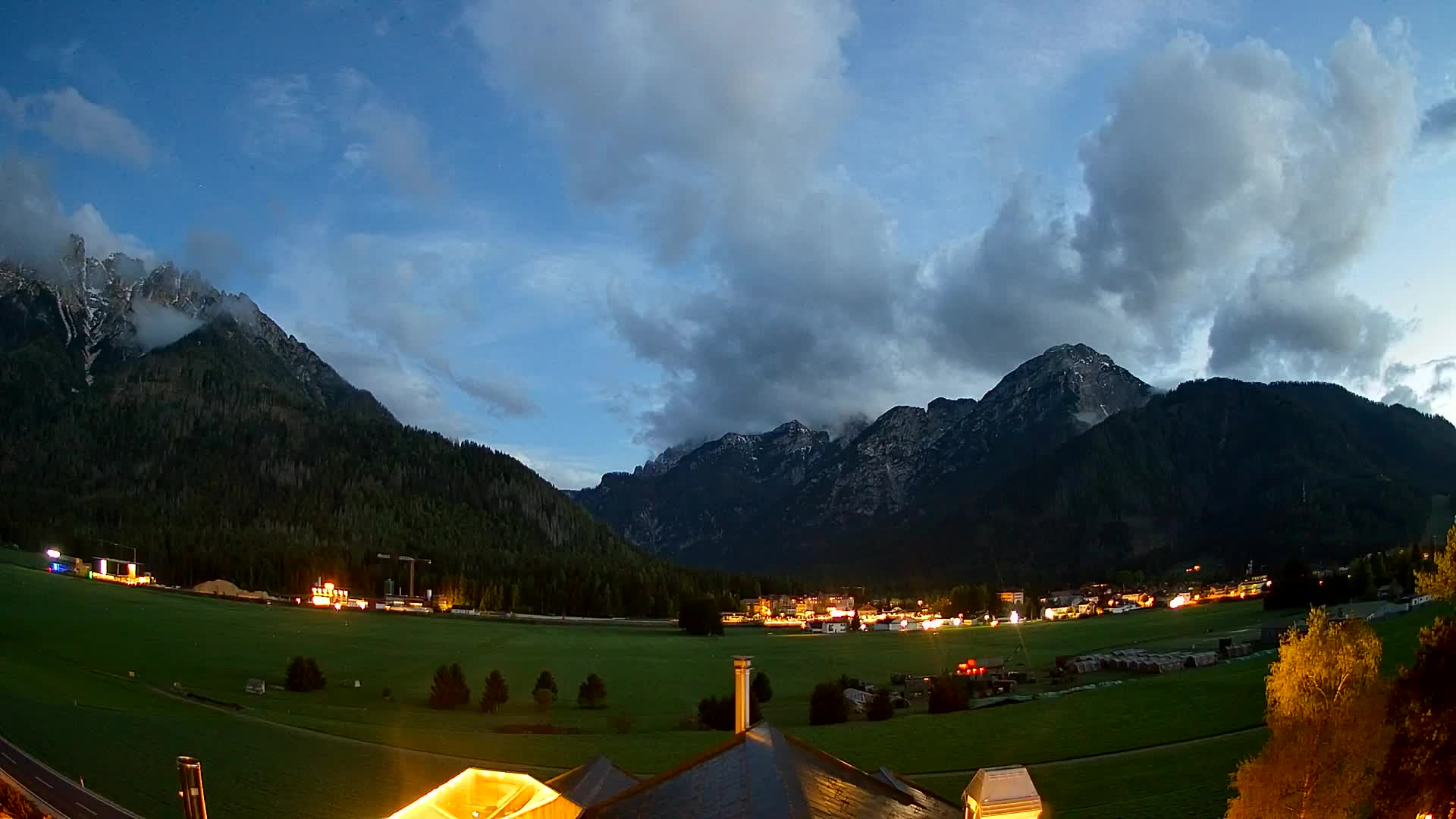 Spletna kamera Toblach Dolomiti – Pogled iz hotela Rosengarten