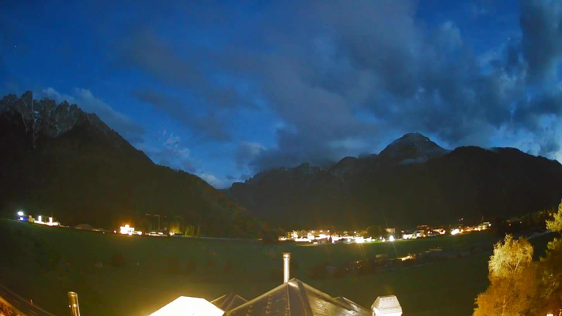 Webcam Toblach Dolomites – View from Hotel Rosengarten