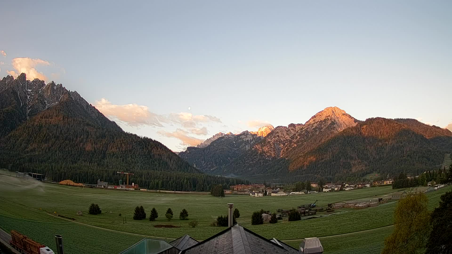 Webcam Toblach Dolomites – View from Hotel Rosengarten