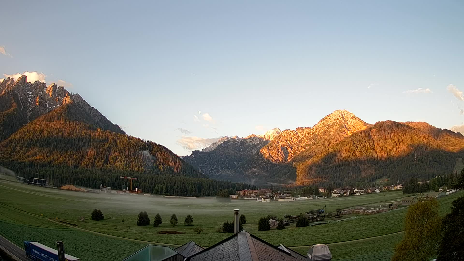 Spletna kamera Toblach Dolomiti – Pogled iz hotela Rosengarten