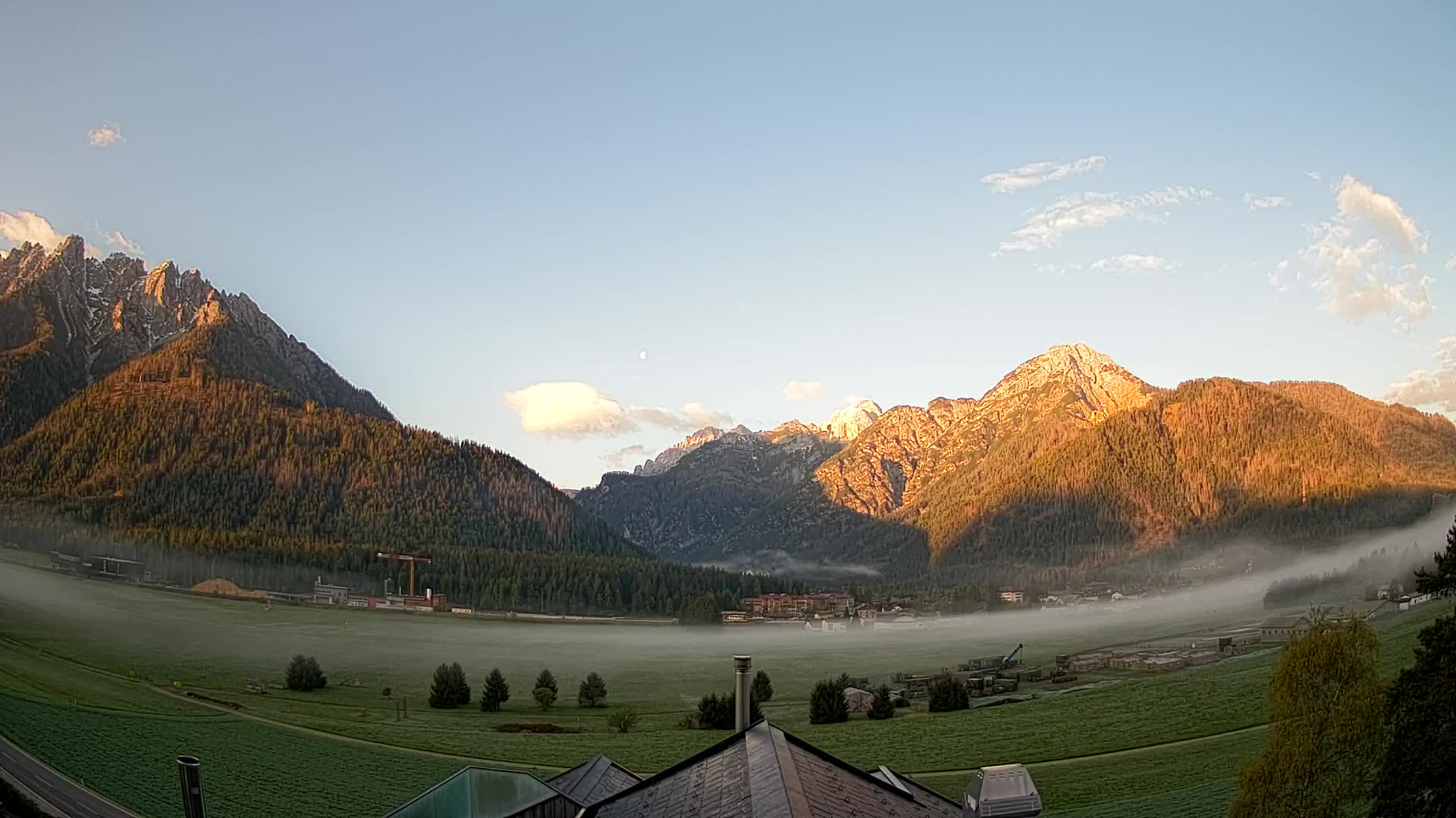 Spletna kamera Toblach Dolomiti – Pogled iz hotela Rosengarten