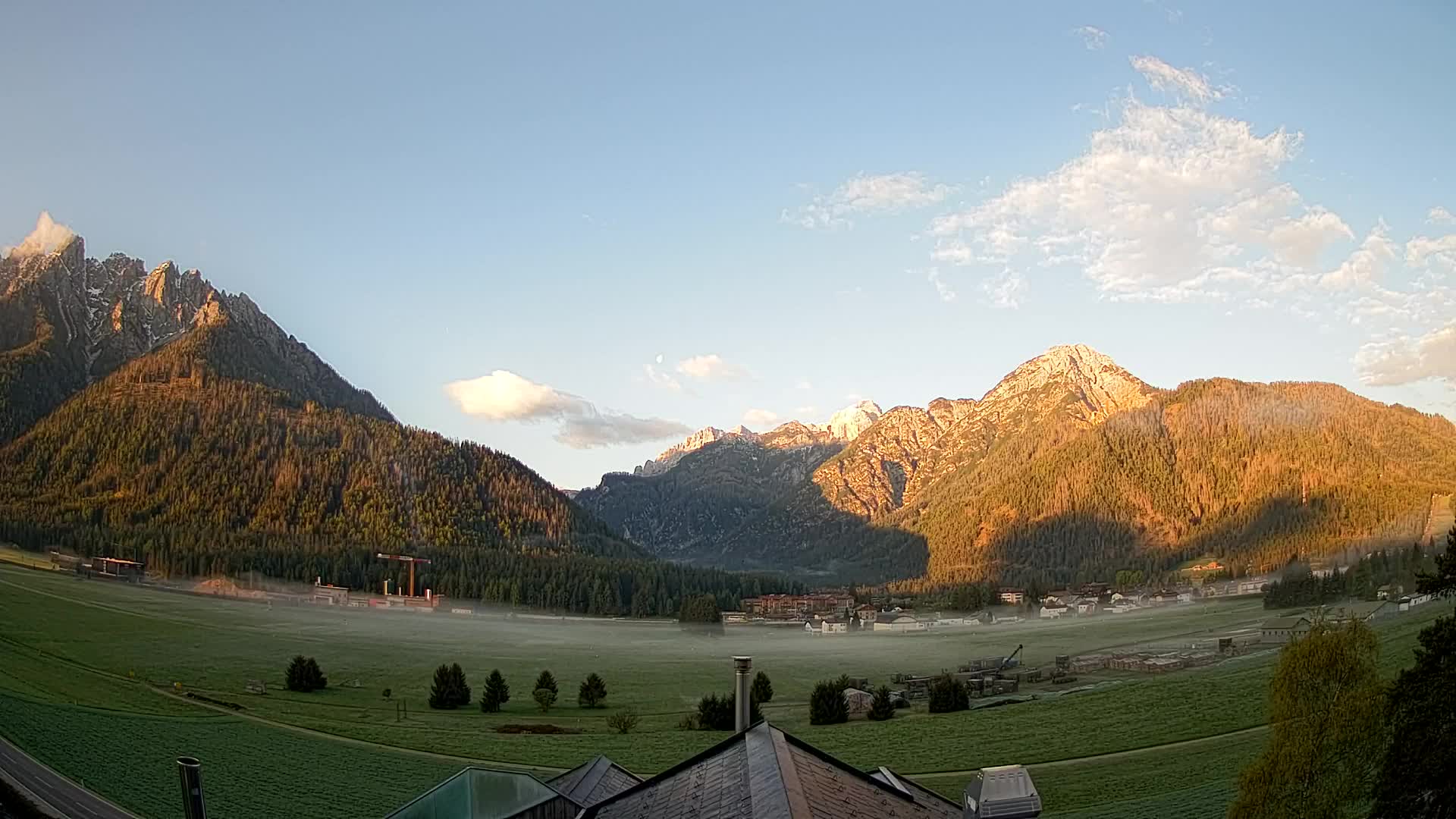 Spletna kamera Toblach Dolomiti – Pogled iz hotela Rosengarten