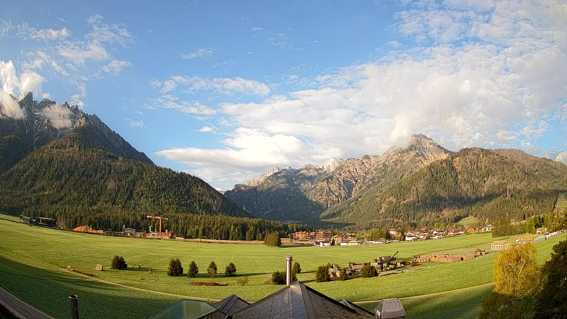 Webcam Toblach Dolomites – View from Hotel Rosengarten