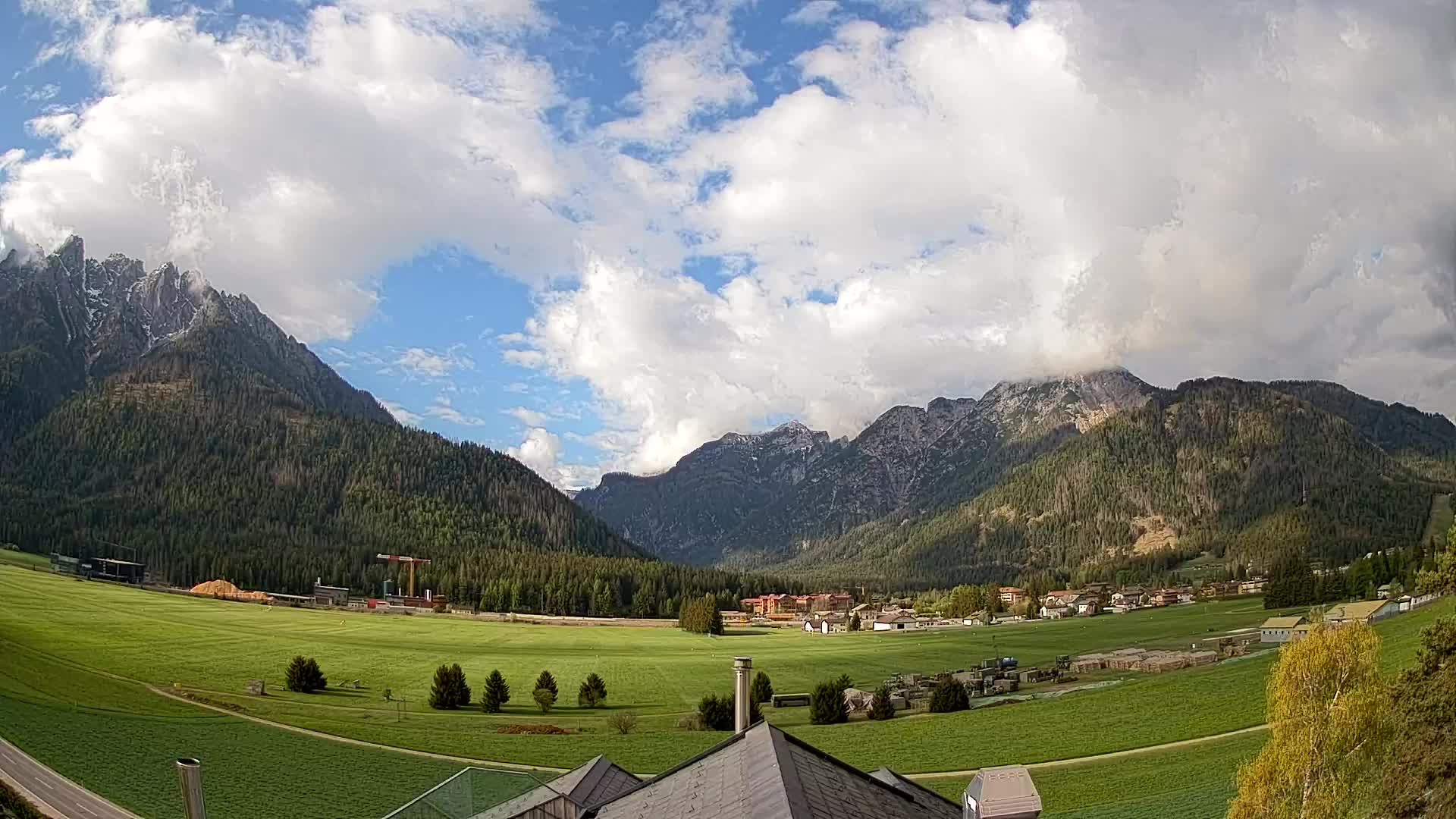 Web kamera Toblach Dolomiti – Pogled s Hotela Rosengarten