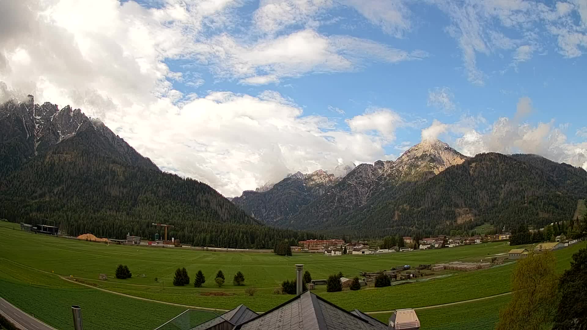 Webcam Toblach Dolomites – View from Hotel Rosengarten