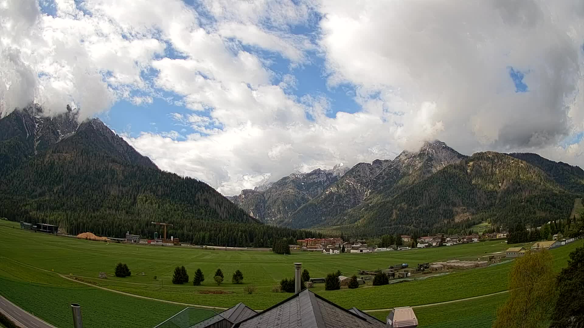 Webcam Toblach Dolomites – View from Hotel Rosengarten