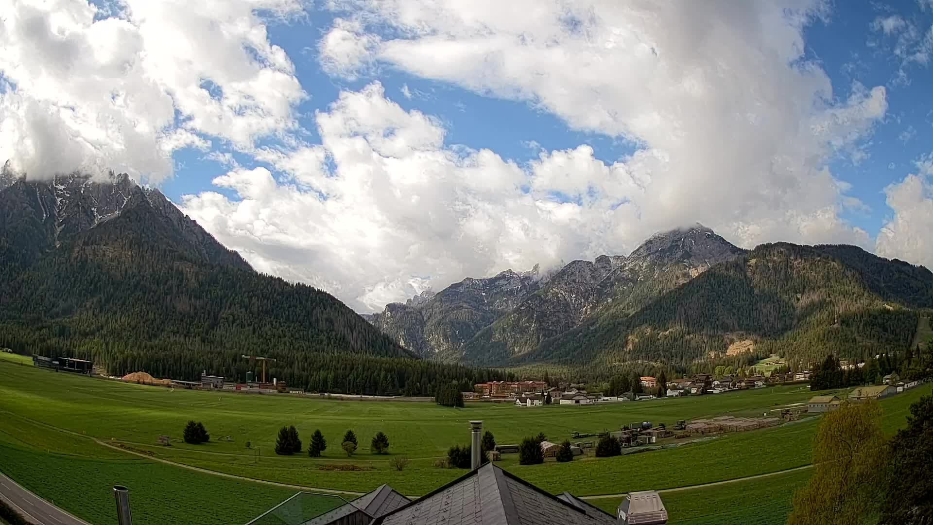 Web kamera Toblach Dolomiti – Pogled s Hotela Rosengarten
