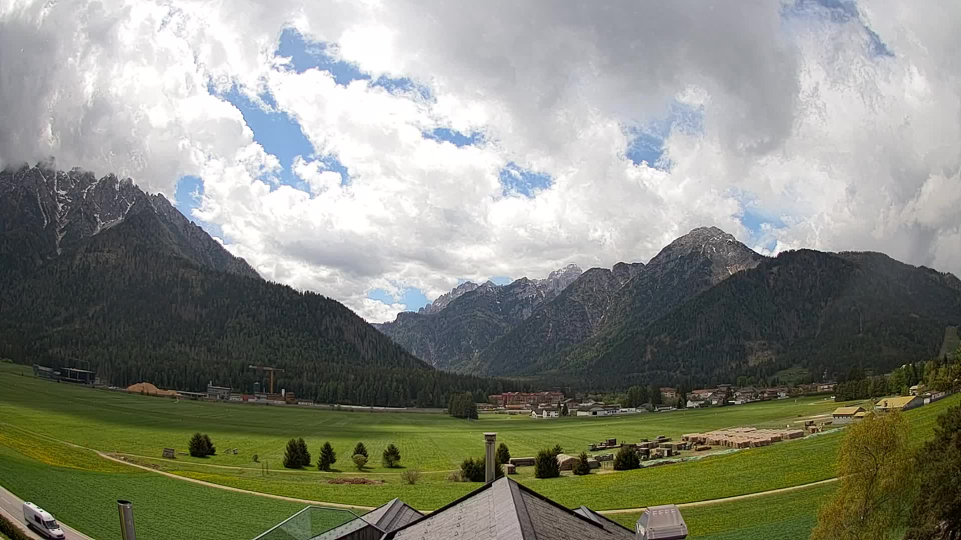 Spletna kamera Toblach Dolomiti – Pogled iz hotela Rosengarten