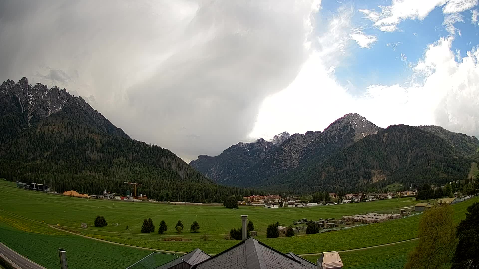 Webcam Toblach Dolomites – View from Hotel Rosengarten
