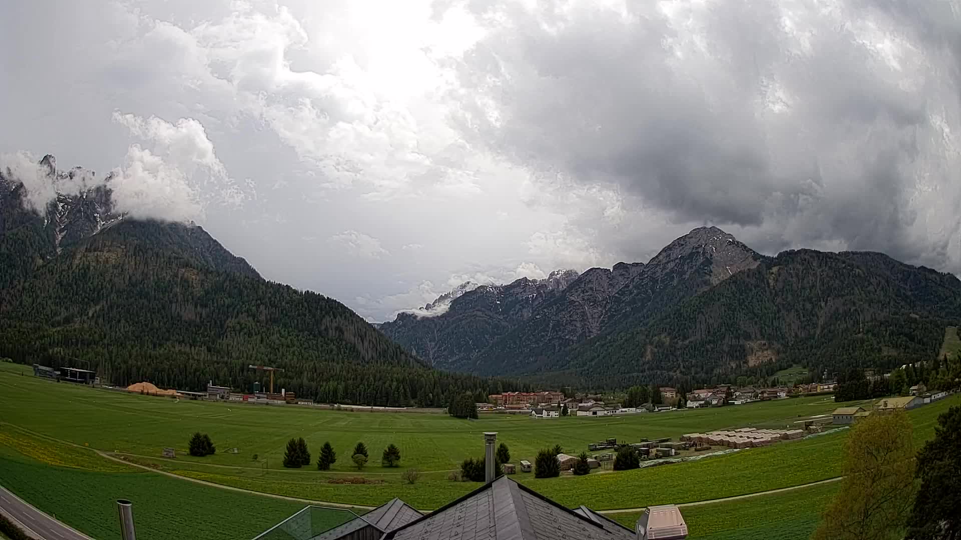 Spletna kamera Toblach Dolomiti – Pogled iz hotela Rosengarten