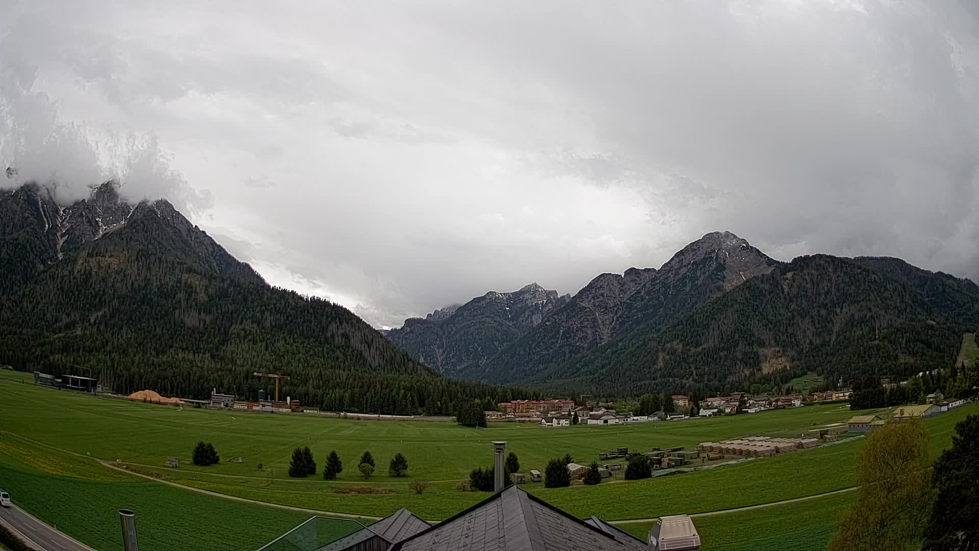 Web kamera Toblach Dolomiti – Pogled s Hotela Rosengarten