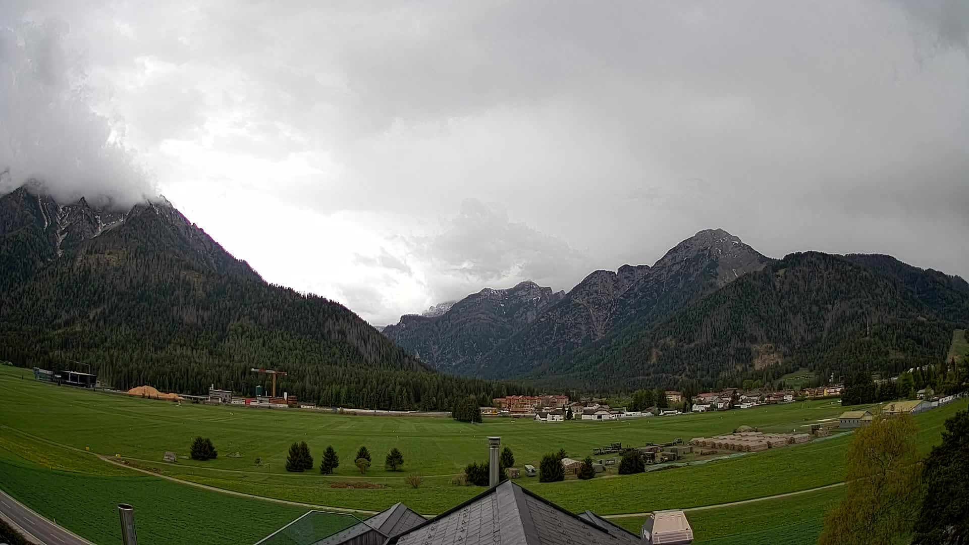 Web kamera Toblach Dolomiti – Pogled s Hotela Rosengarten