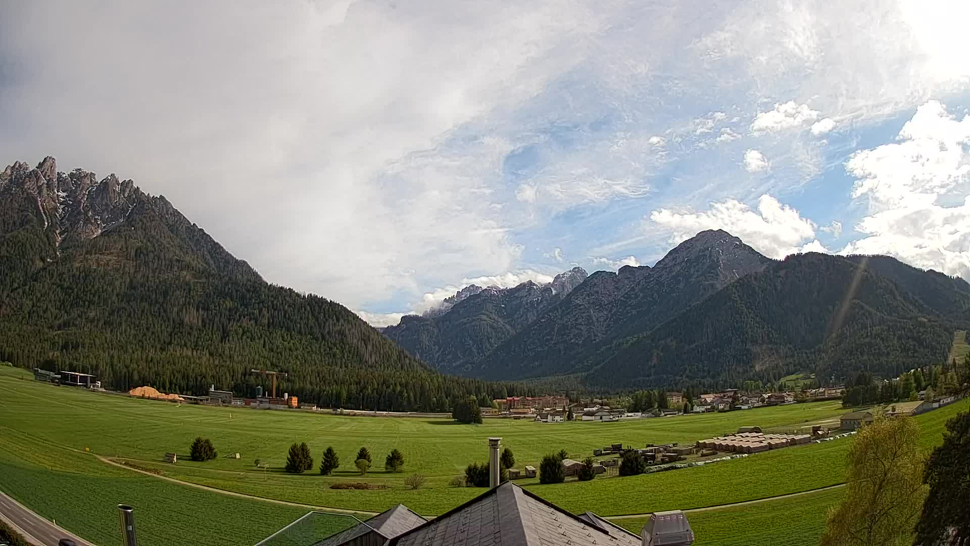 Spletna kamera Toblach Dolomiti – Pogled iz hotela Rosengarten