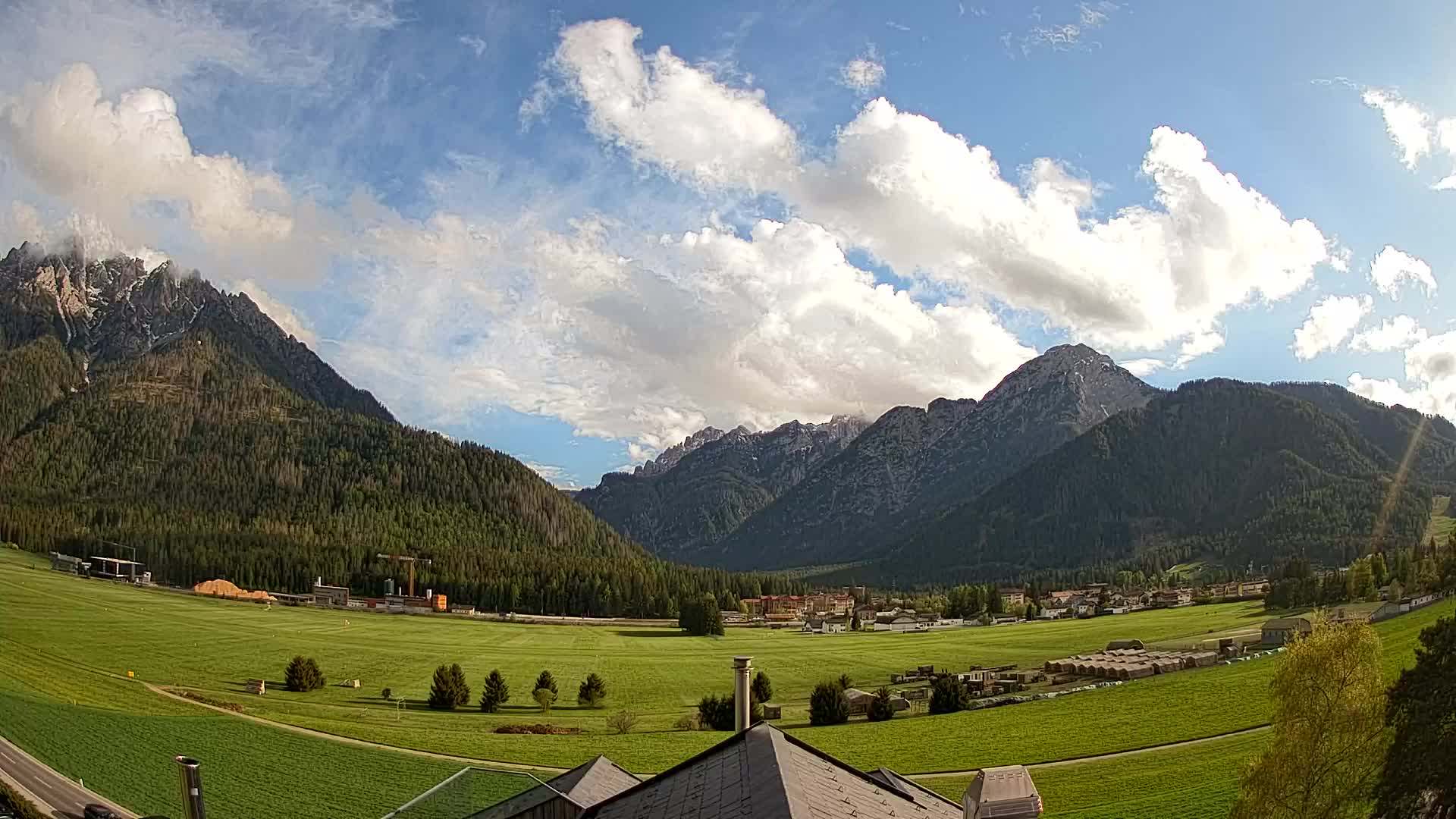 Spletna kamera Toblach Dolomiti – Pogled iz hotela Rosengarten