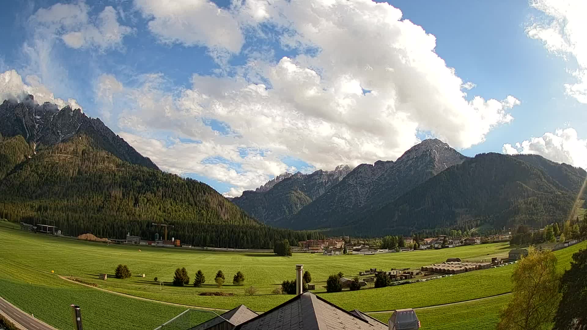 Spletna kamera Toblach Dolomiti – Pogled iz hotela Rosengarten