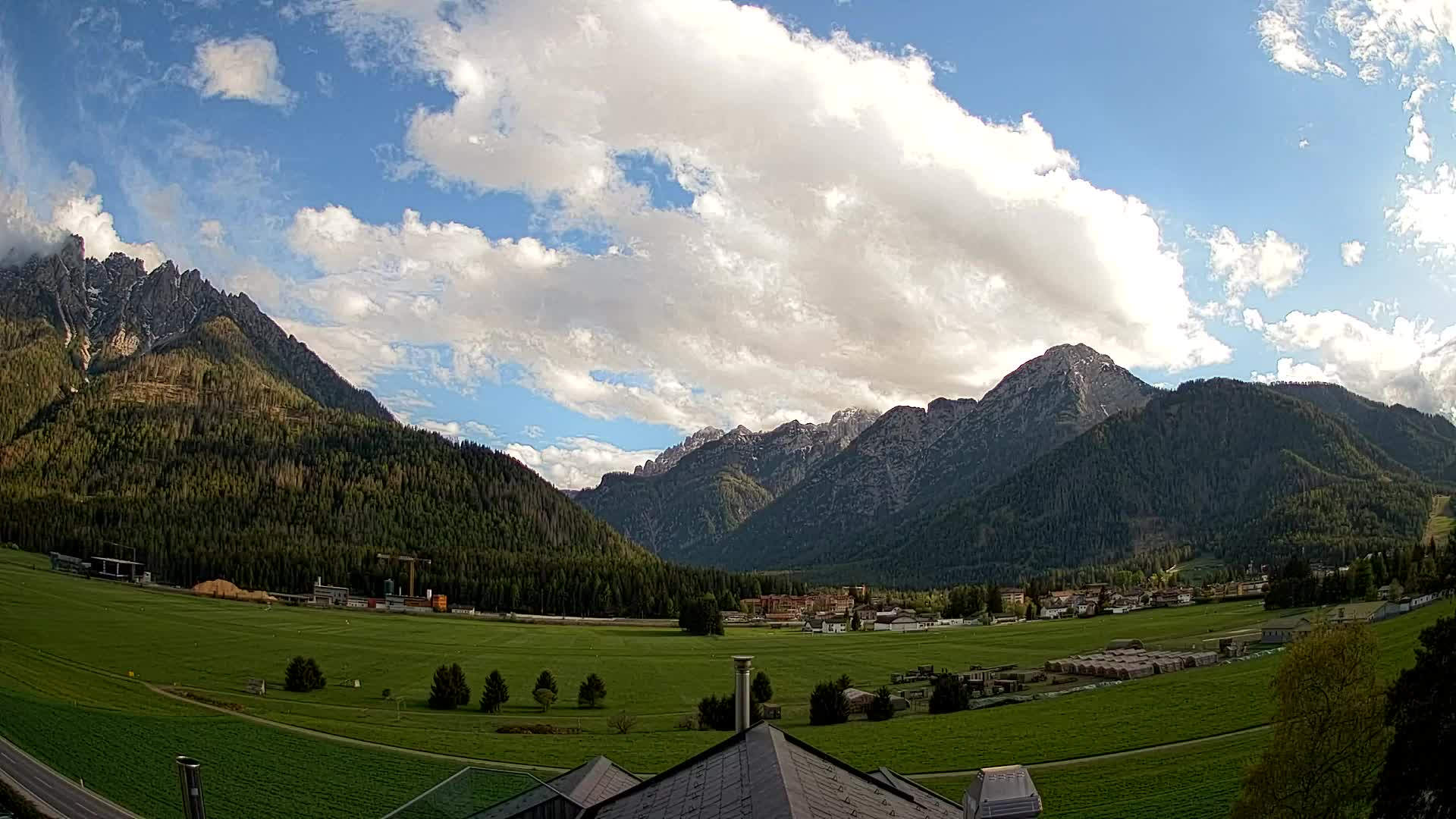 Webcam Toblach Dolomites – View from Hotel Rosengarten