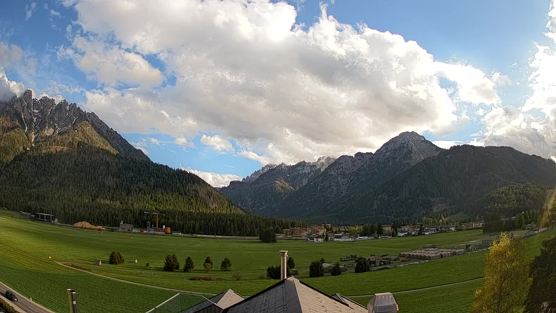 Spletna kamera Toblach Dolomiti – Pogled iz hotela Rosengarten