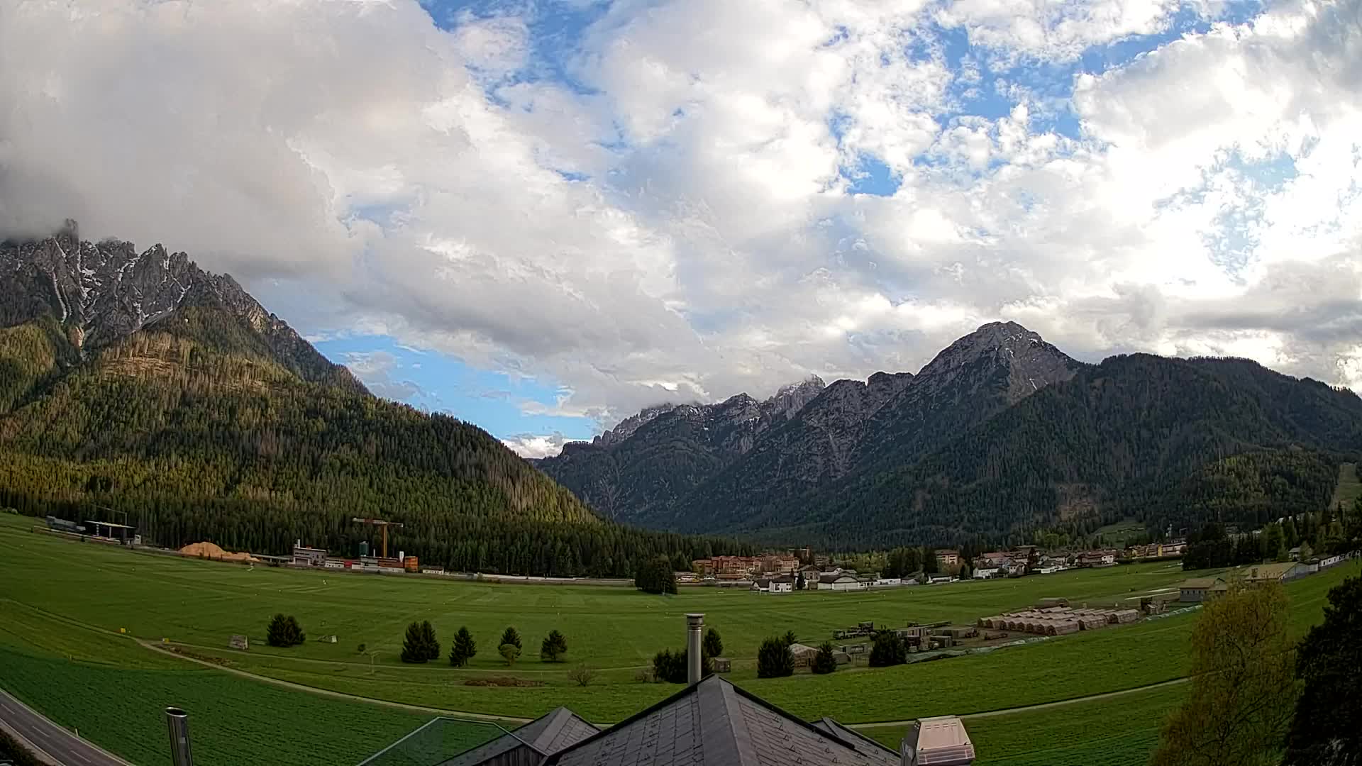 Spletna kamera Toblach Dolomiti – Pogled iz hotela Rosengarten
