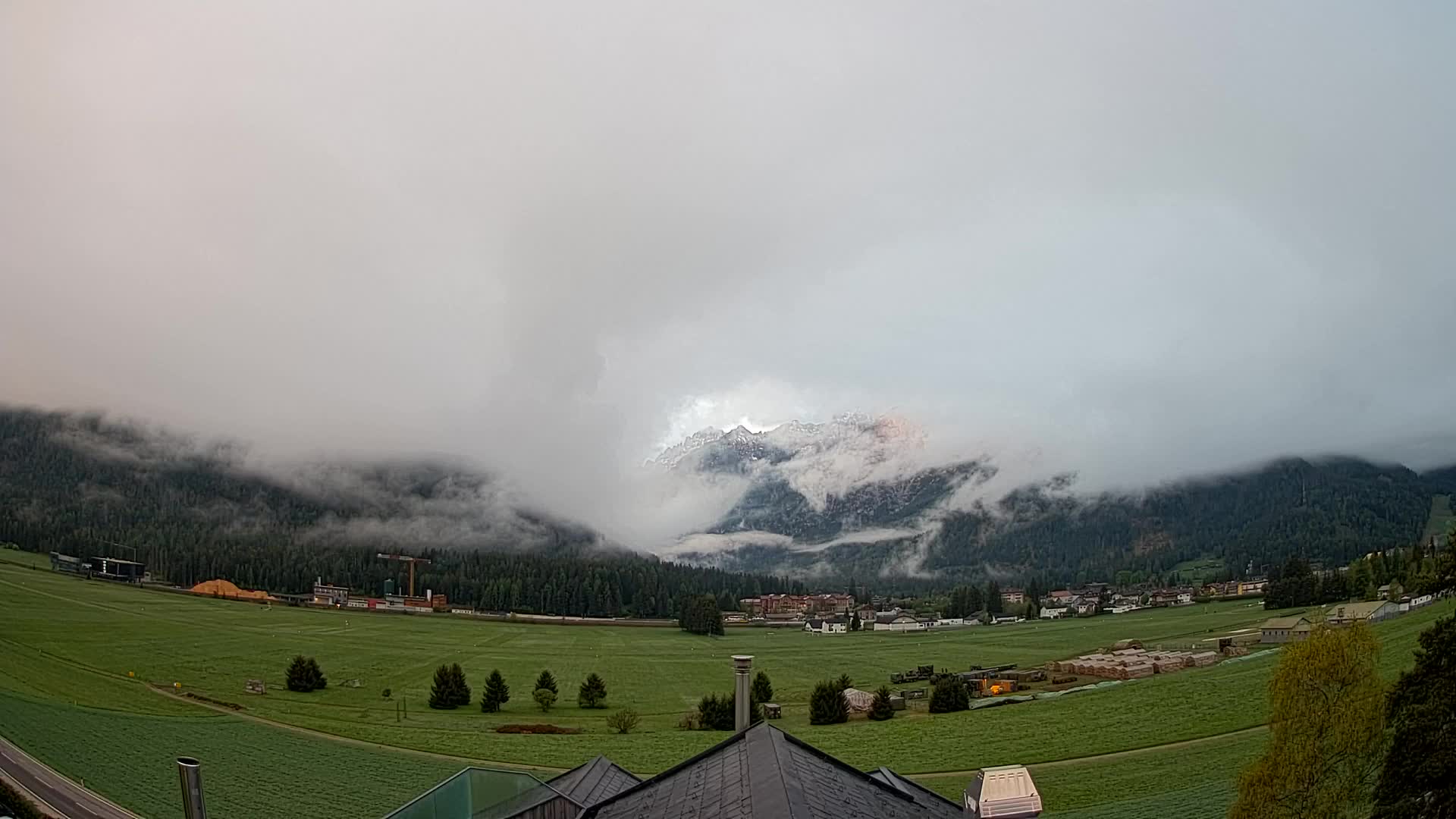 Web kamera Toblach Dolomiti – Pogled s Hotela Rosengarten