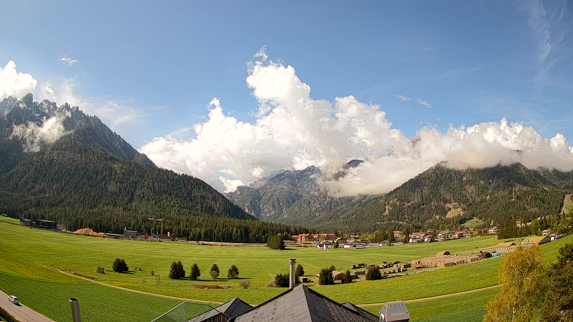 Spletna kamera Toblach Dolomiti – Pogled iz hotela Rosengarten