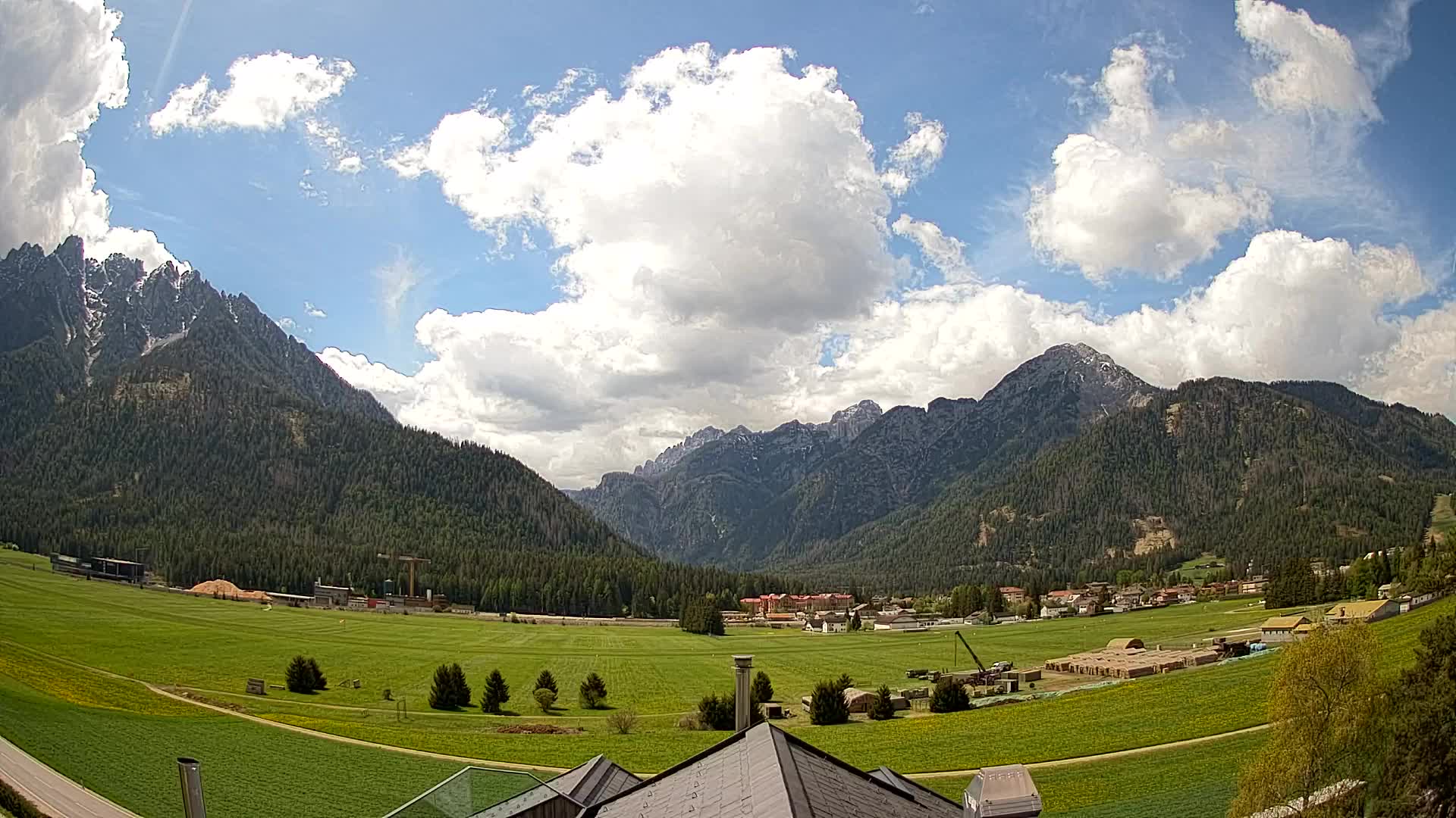 Spletna kamera Toblach Dolomiti – Pogled iz hotela Rosengarten