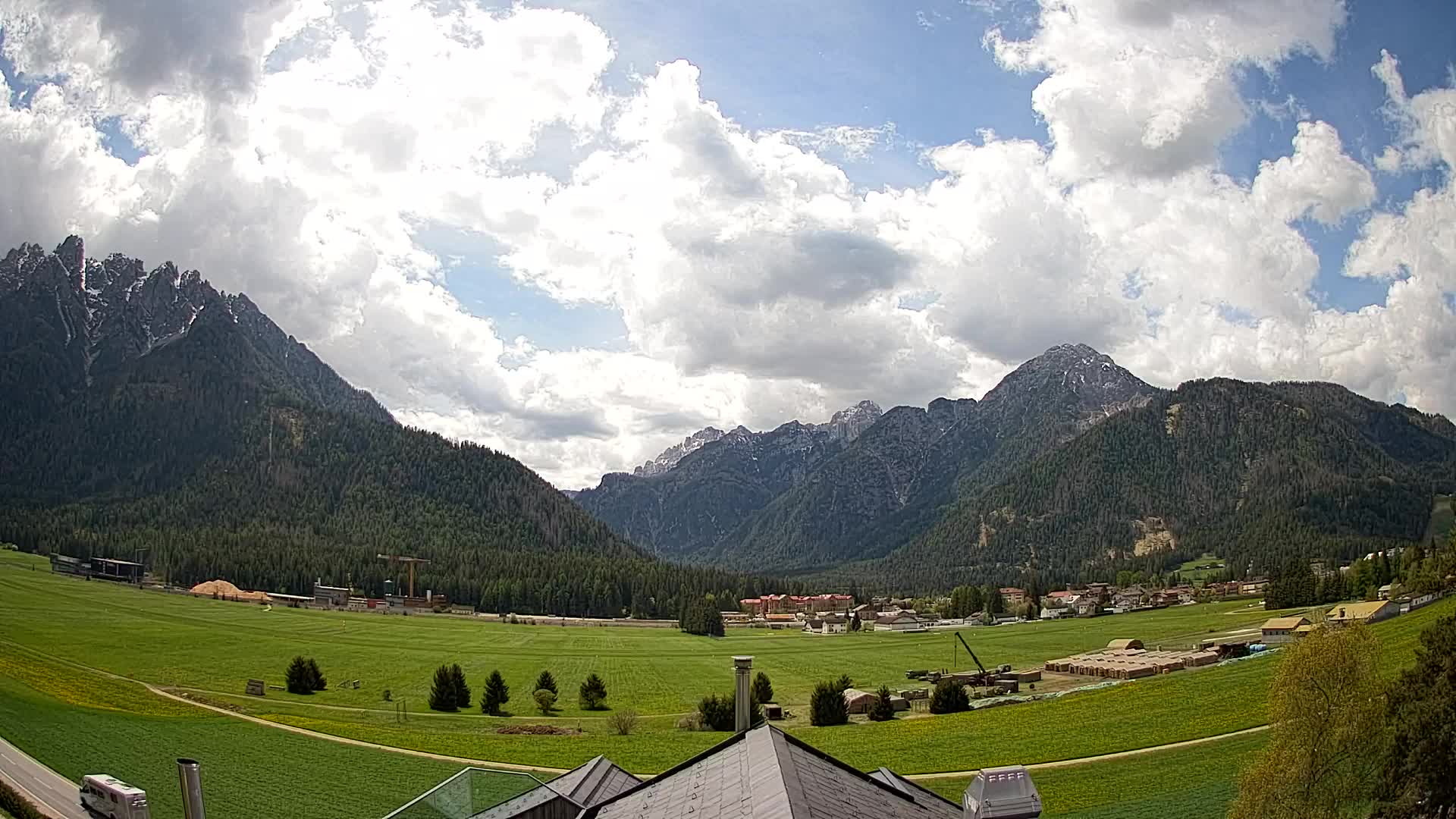Spletna kamera Toblach Dolomiti – Pogled iz hotela Rosengarten