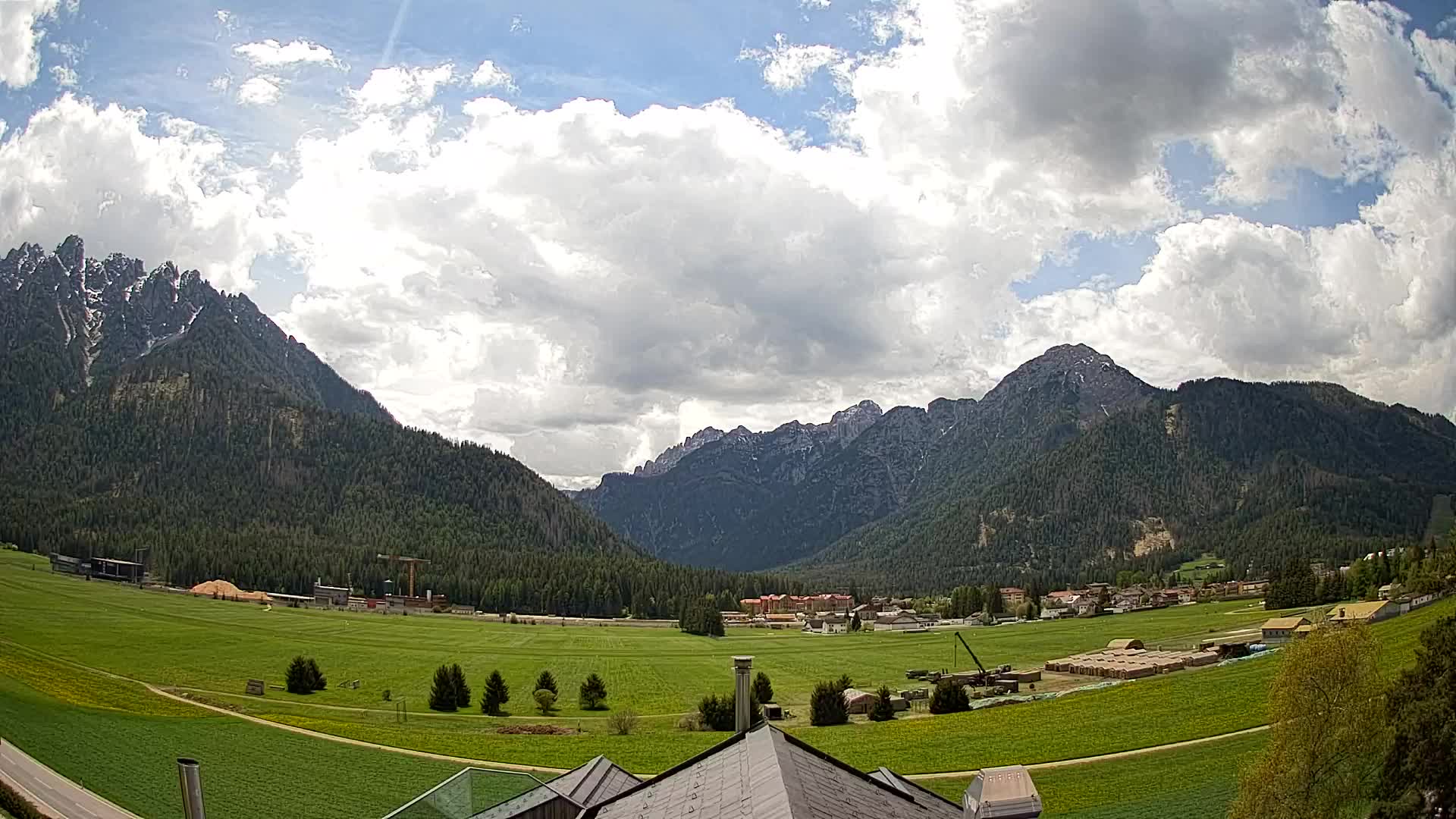 Spletna kamera Toblach Dolomiti – Pogled iz hotela Rosengarten
