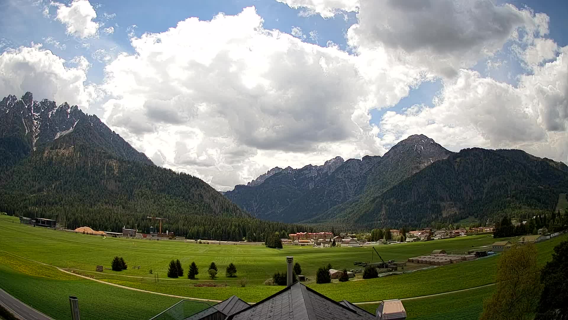 Webcam Toblach Dolomites – View from Hotel Rosengarten