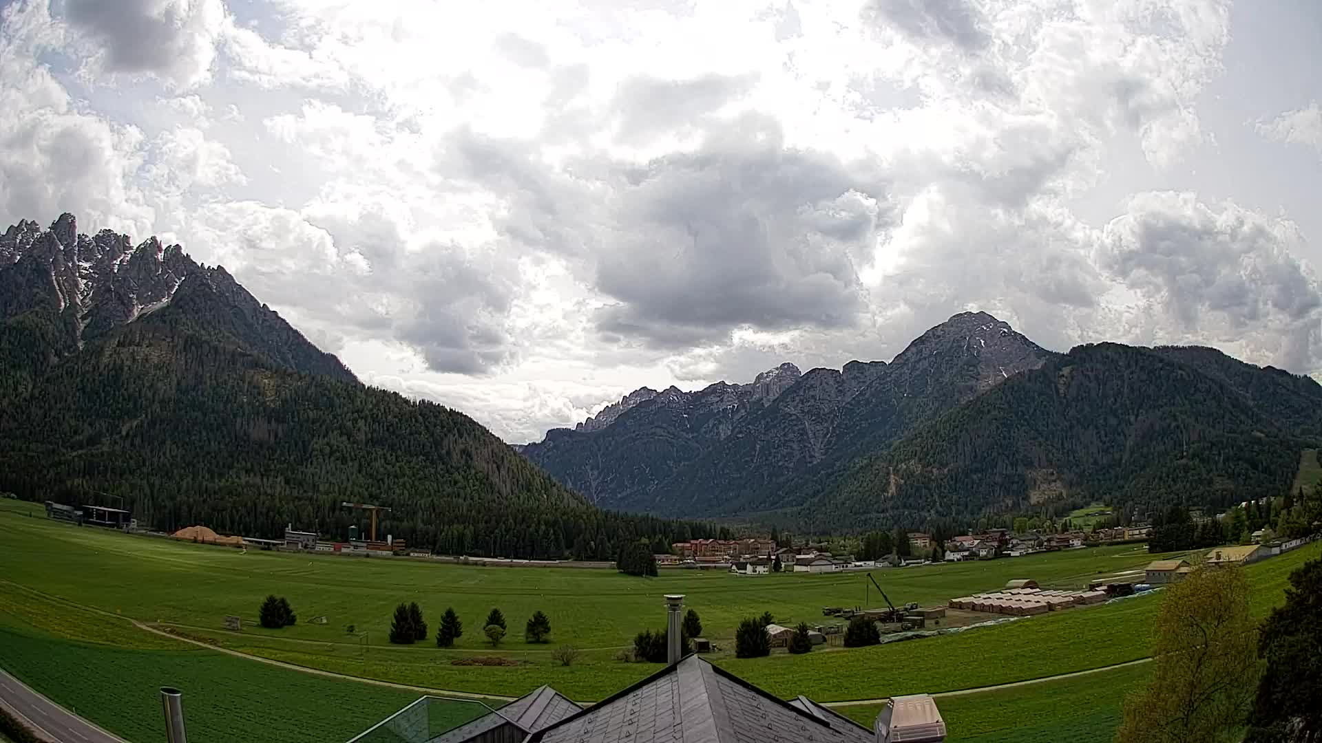 Webcam Toblach Dolomites – View from Hotel Rosengarten