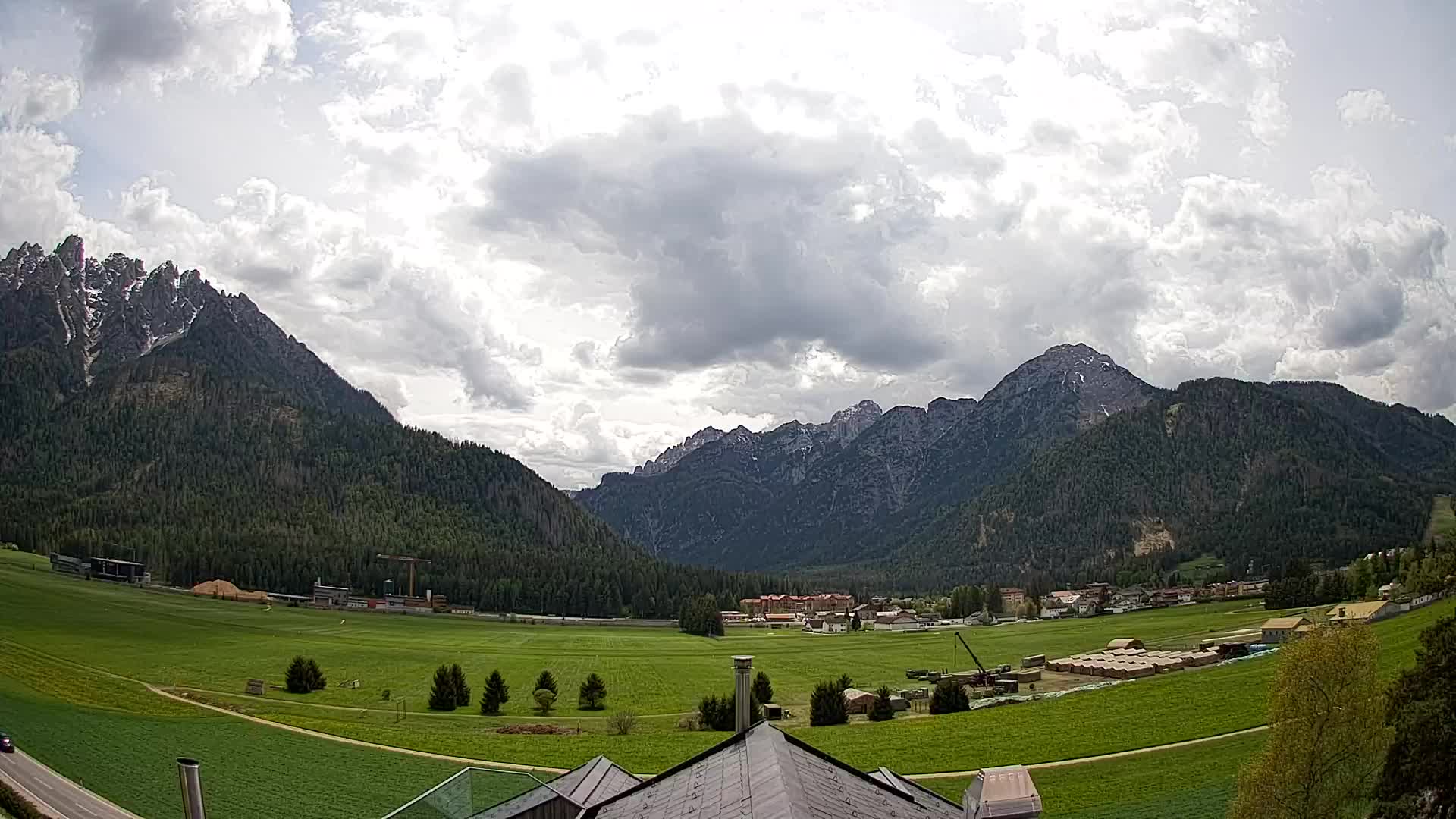 Web kamera Toblach Dolomiti – Pogled s Hotela Rosengarten