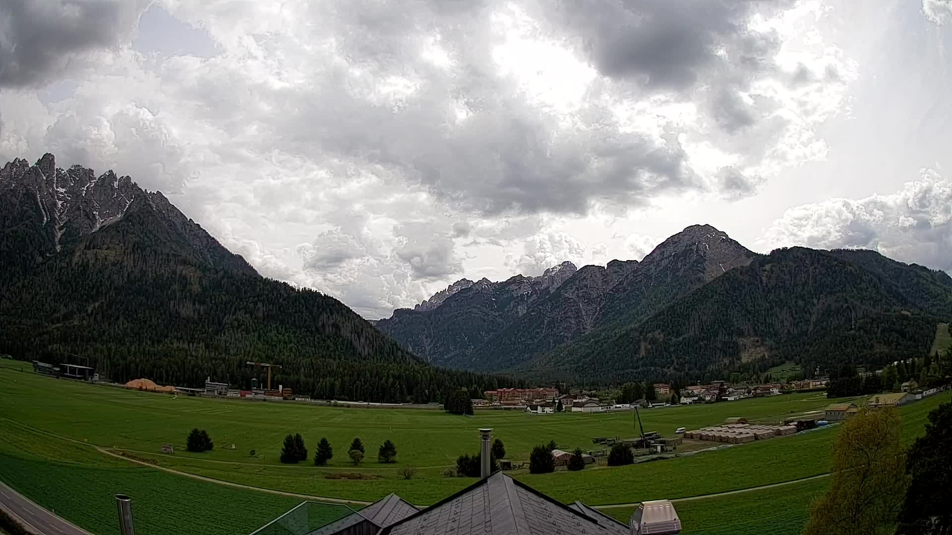Webcam Toblach Dolomites – View from Hotel Rosengarten
