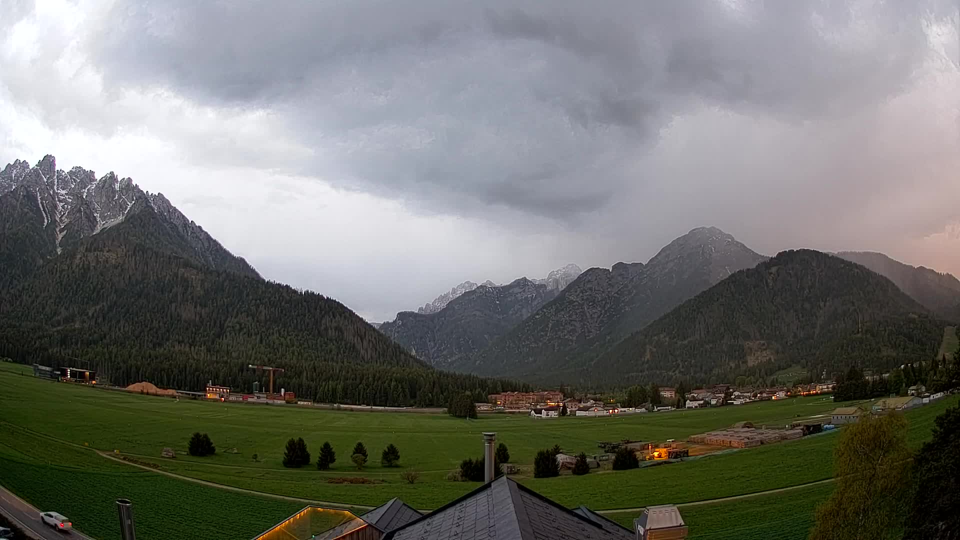 Spletna kamera Toblach Dolomiti – Pogled iz hotela Rosengarten